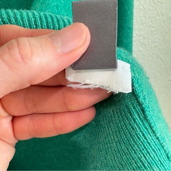 J. Crew Womens M/L Cashmere Classic Fit Crewneck Sweater Green Minimalist Preppy - Picture 5 of 9